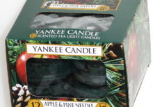 Yankee Candle - Apple and Pine Needle Tea Lights *Damaged*