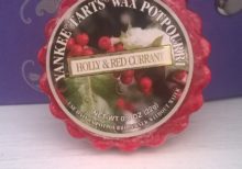 Yankee Candle - Holly and Red Currant  Wax Melt Tart