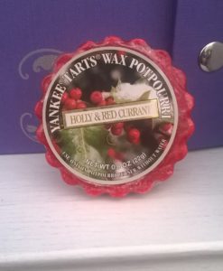 Yankee Candle - Holly and Red Currant  Wax Melt Tart