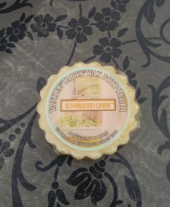 Yankee Candle - Sunwashed Linen Wax Melt Tart (Old Label)