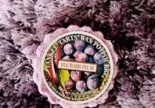 Yankee Candle - Rhubarb Plum Wax Melt Tart (Old Label)