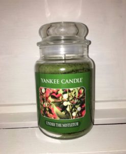 Yankee Candle - Under The Mistletoe Large Jar